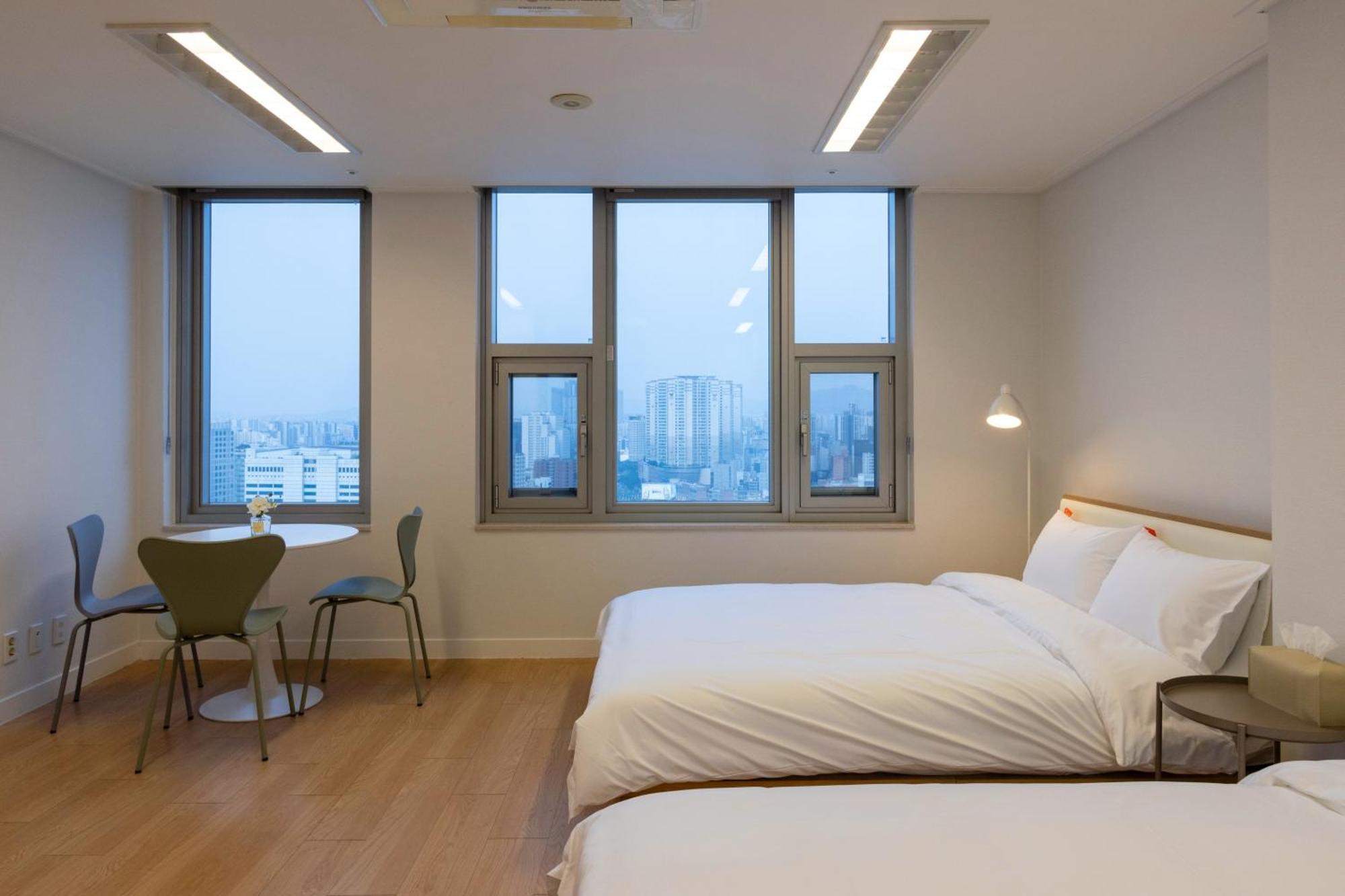 "Grand Opened" Maxtyle Guesthouse Dongdaemun Сеул Номер фото